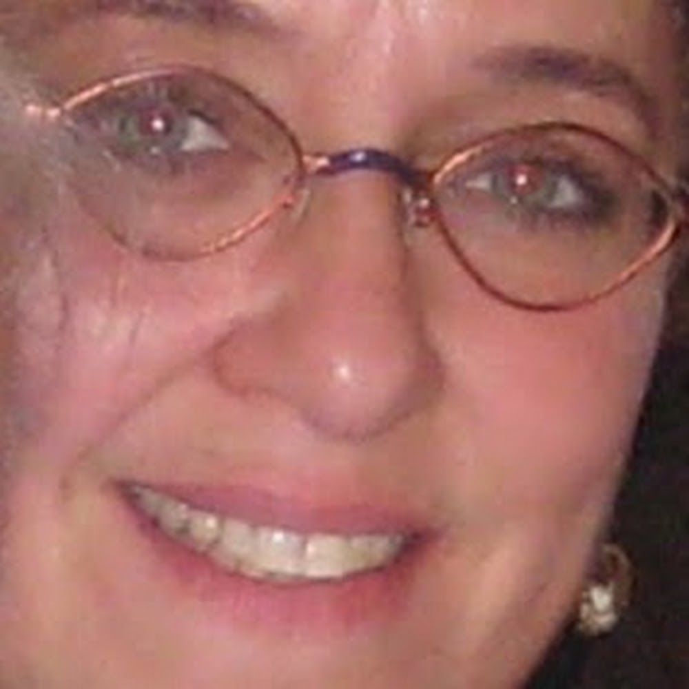 Meet your Posher, Emmie